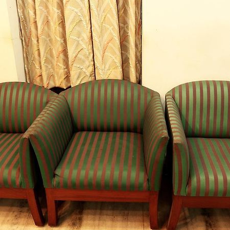 Oyo 1224 New Alipore 加尔各答 外观 照片